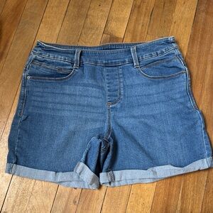 Time and Tru Medium Blue Rolled Hem Denim Shorts